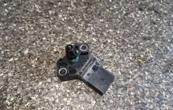 Skoda Fabia Mk2 (5J) Air pressure sensor 0281002399 038906051B