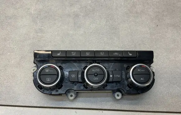 Volkswagen PASSAT CC Climate control unit 3AA907044F