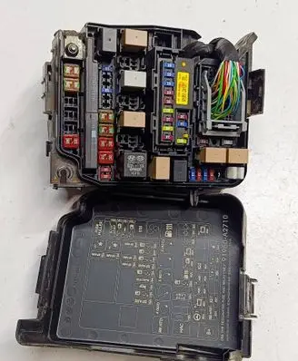 KIA Ceed Fuse module 91951-3X130 91950-A2710