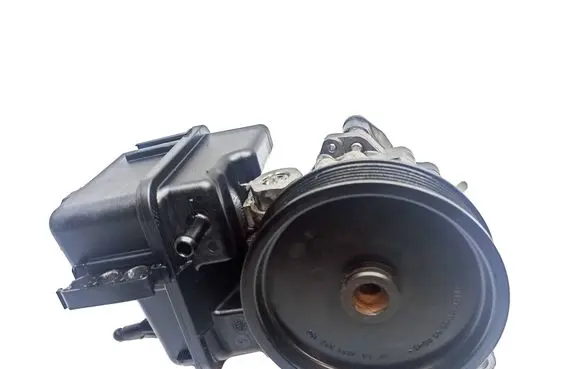 Mercedes-Benz Sprinter W906 Power steering pump A0064667801 7693900525 7691332150