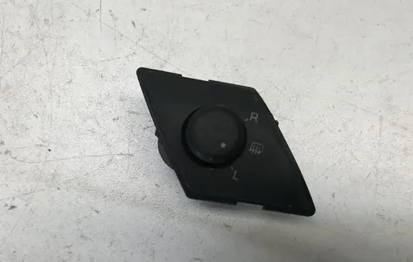 Skoda Superb B5 (3U) Wing mirror switch