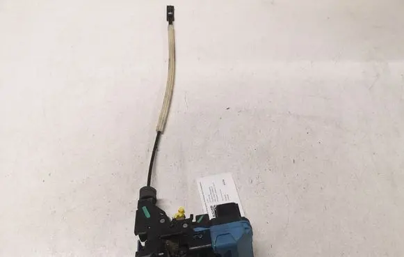 Volvo V70 Front door lock 9485305