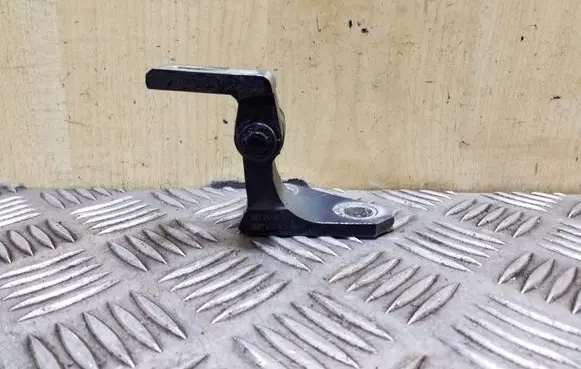 Volkswagen Eos Front door upper hinge 3C0831401D