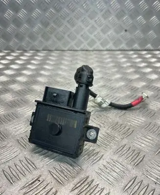 BMW 1 E81 E87 Glow plug pre-heat relay 7798000