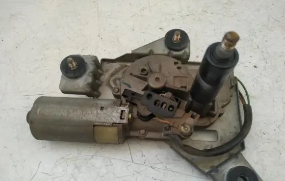 Mitsubishi Carisma Rear window wiper motor 0390206517