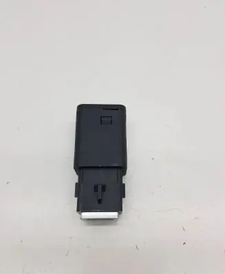 Peugeot 2008 II USB socket connector 98217039DX PLP011500 9824334377