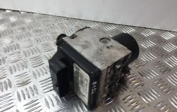 Volkswagen PASSAT B6 ABS Pump 3C0614109 8152
