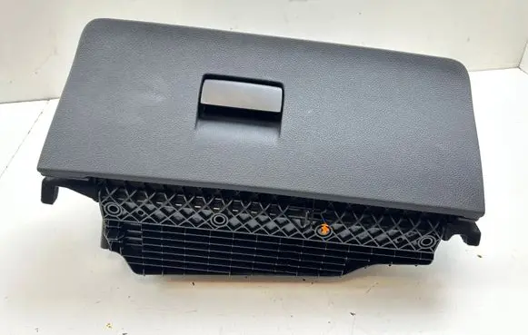 Glove box