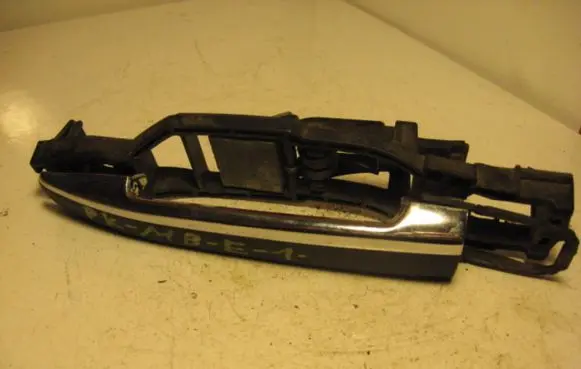Mercedes-Benz C W202 Front door exterior handle