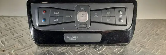 Nissan Leaf II (ZE1) Climate control unit 275005SE0A