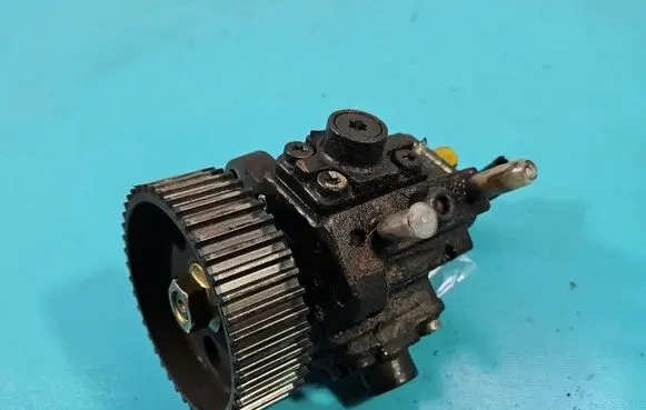 Opel Zafira B Fuel injection high pressure pump 0445010097 IMPRK1587009