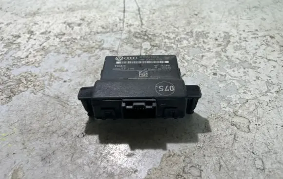 Volkswagen Golf V Other control units/modules 3C0907951A 310306 3C0907530C