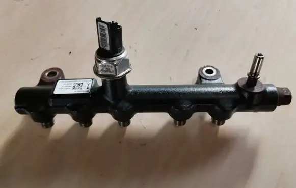 Fuel pressure sensor