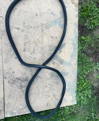 Front door rubber seal