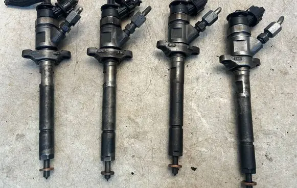 Peugeot 308 Fuel injectors set 0445110297 620026