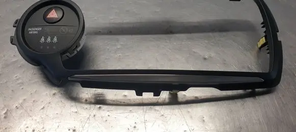 Toyota Yaris Radio/GPS head unit trim 864510D030