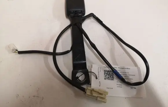 Toyota Prius (XW30) Front seatbelt buckle E034501 B480