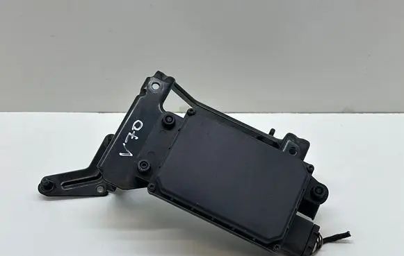 Volvo V70 Distronic sensor radar 31381556 31381553