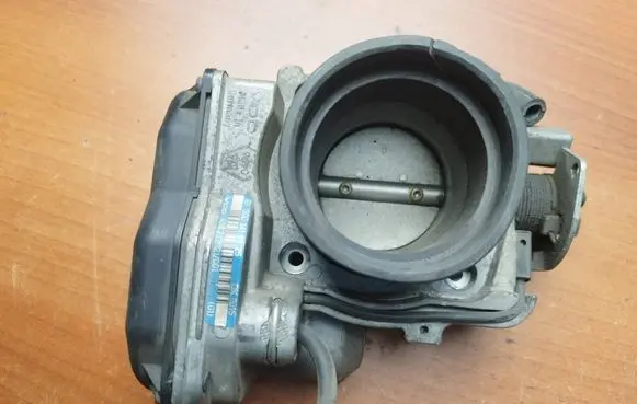 Mercedes-Benz C W202 Throttle body valve 