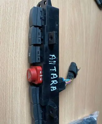 Opel Antara Hazard light switch