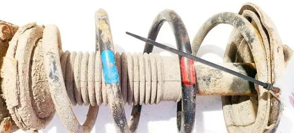 Toyota Previa (XR30, XR40) II Front coil spring