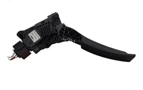 Accelerator throttle pedal