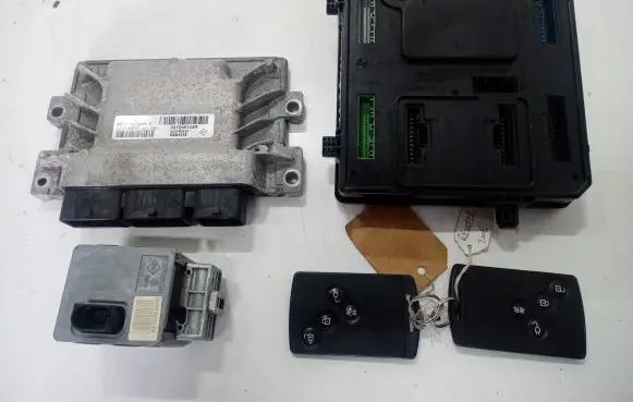 Renault Zoe Engine control unit/module ECU 237D40124R