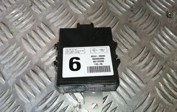 Toyota Avensis T270 Door central lock control unit/module 8974105090