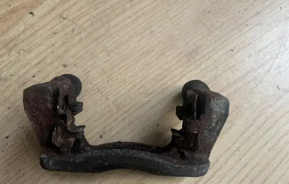 Honda Civic Brake caliper pad carrier rear 