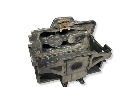 Skoda Octavia Mk2 (1Z) Battery tray 1J0915333