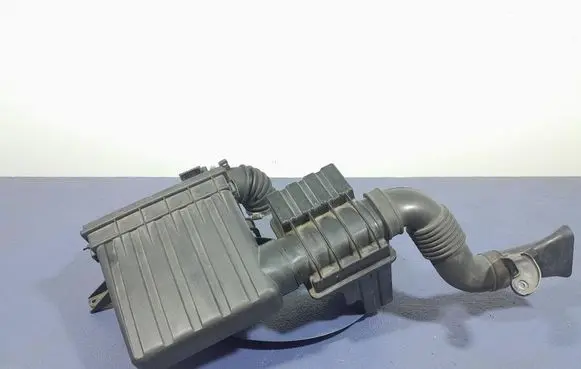 Suzuki Swift I Air filter box 63JA01