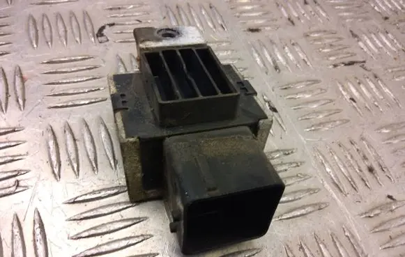 Land Rover Evoque I Glow plug pre-heat relay AV6112A343BA 9663824880