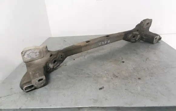 Audi A8 S8 D3 4E Engine mounting bracket 4E0199205K