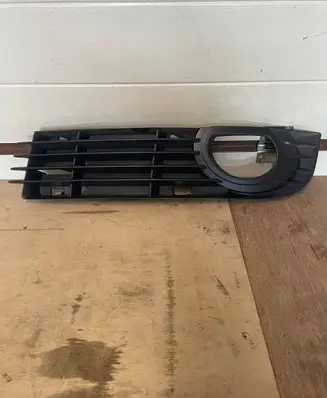 Audi A8 S8 D3 4E Front bumper lower grill 4E0807681AD
