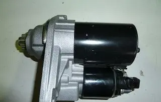 Volkswagen Golf IV Starter motor 0001120401