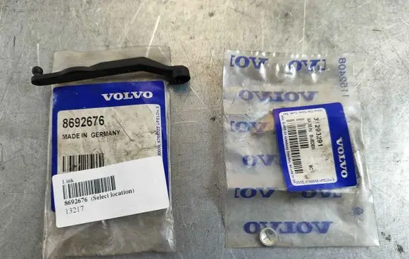 Volvo V70 Throttle cable 8692676