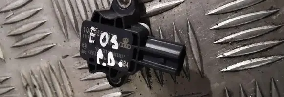 Volkswagen Eos Airbag deployment crash/impact sensor 1q0955557