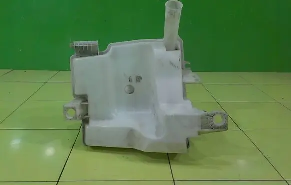 Ford Focus Windshield washer fluid reservoir/tank ZBIORNICZEK 15AB46