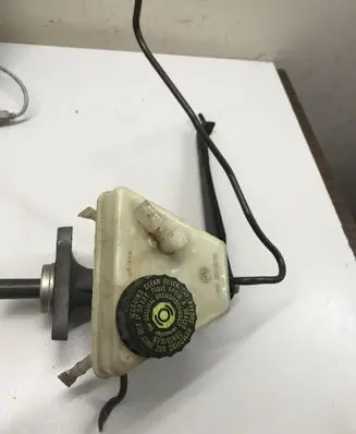 Mercedes-Benz C AMG W203 Master brake cylinder A2034300002