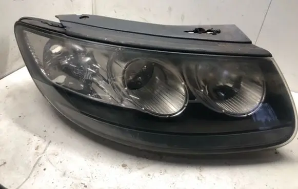 Hyundai Santa Fe Headlight/headlamp 921022B000