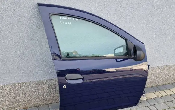 Renault Sandero II Front door 