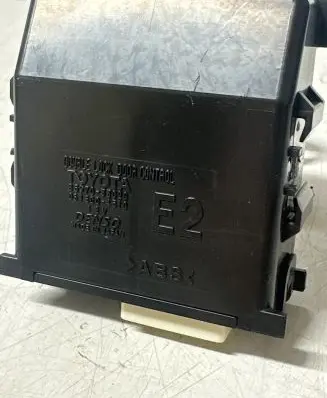 Lexus ES 250 - 300 - 330 Door central lock control unit/module 8597033020