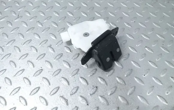 Toyota Yaris XP210 Tailgate/trunk/boot lock/catch/latch 6935002090