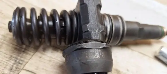 Ford Galaxy Fuel injector 038130073AK 038130073 0414720038