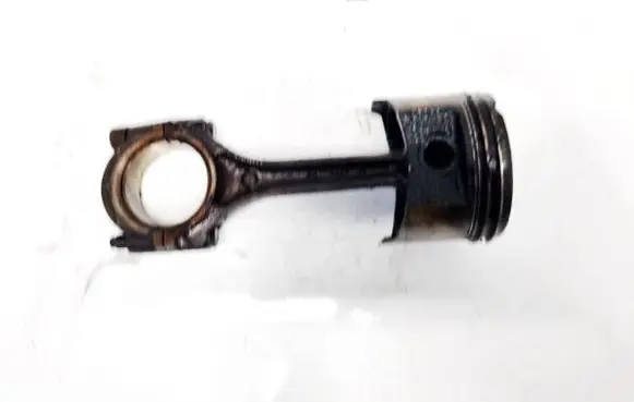 Hyundai Coupe Piston with connecting rod