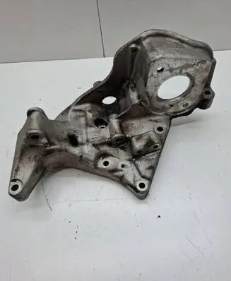 Volvo S90, V90 Generator/alternator bracket 31480996