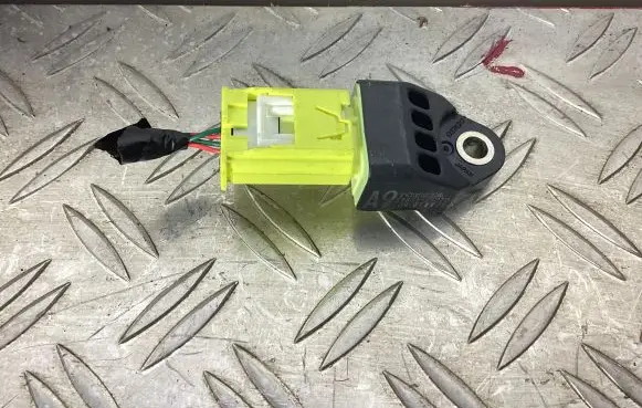 Lexus CT 200H Airbag deployment crash/impact sensor 8983175010