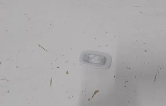 Front fender indicator light