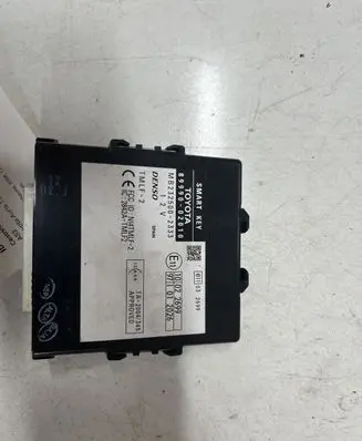 Toyota Auris 150 Door central lock control unit/module 8999002010 MB2325002333