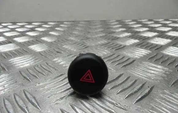 Nissan Juke I F15 Hazard light switch S31471 T2867